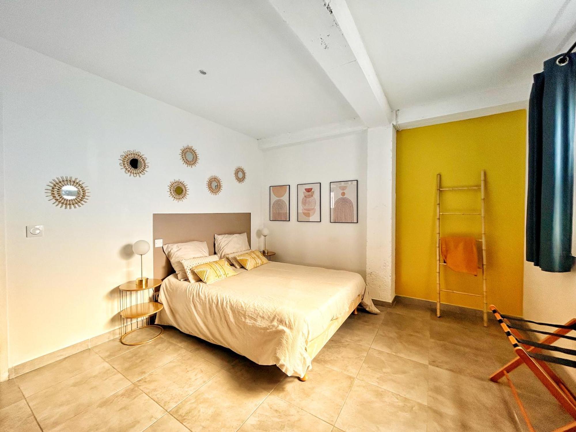 Doux Rouinet Cocoon Apartman Fourques  Kültér fotó