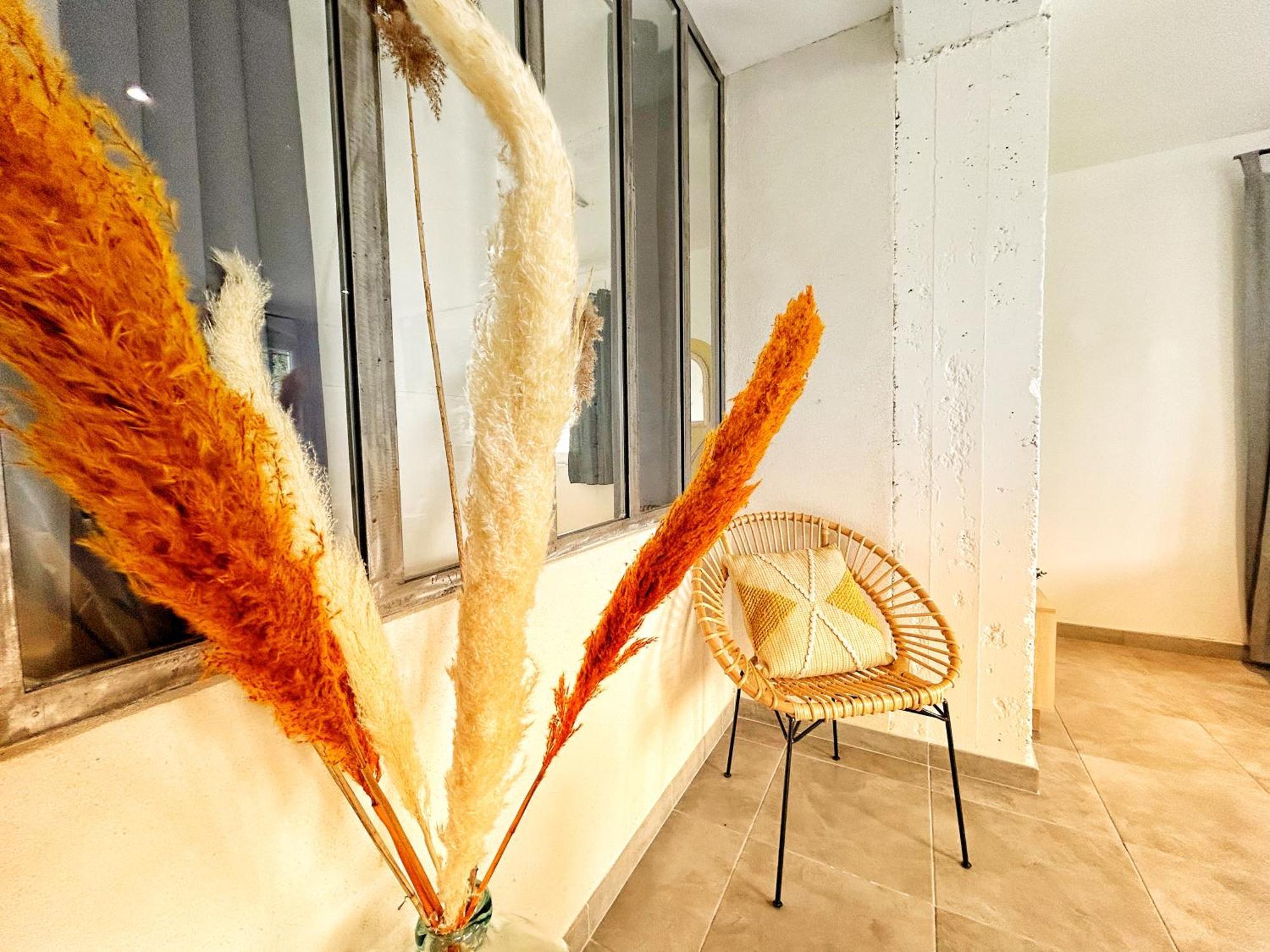 Doux Rouinet Cocoon Apartman Fourques  Kültér fotó