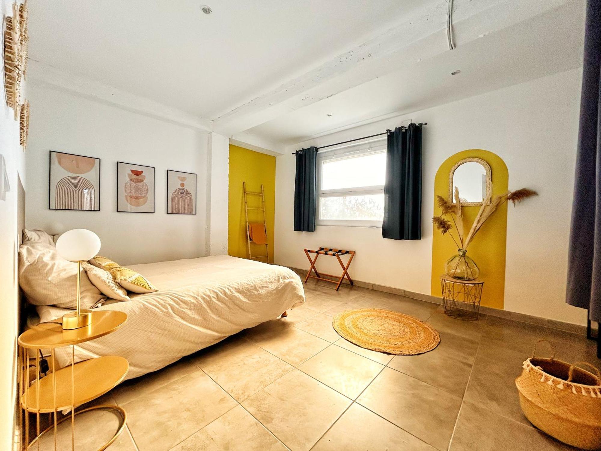 Doux Rouinet Cocoon Apartman Fourques  Kültér fotó