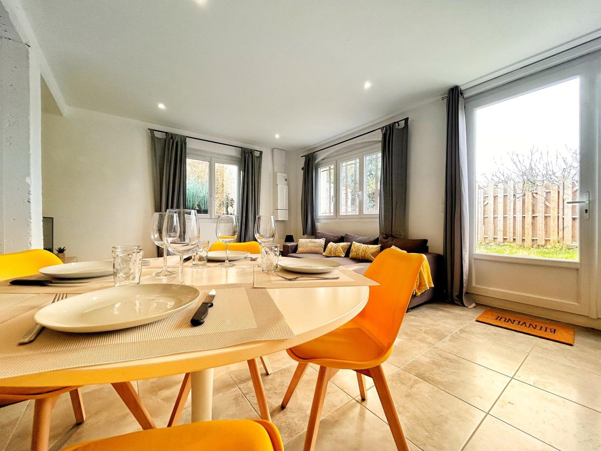 Doux Rouinet Cocoon Apartman Fourques  Kültér fotó