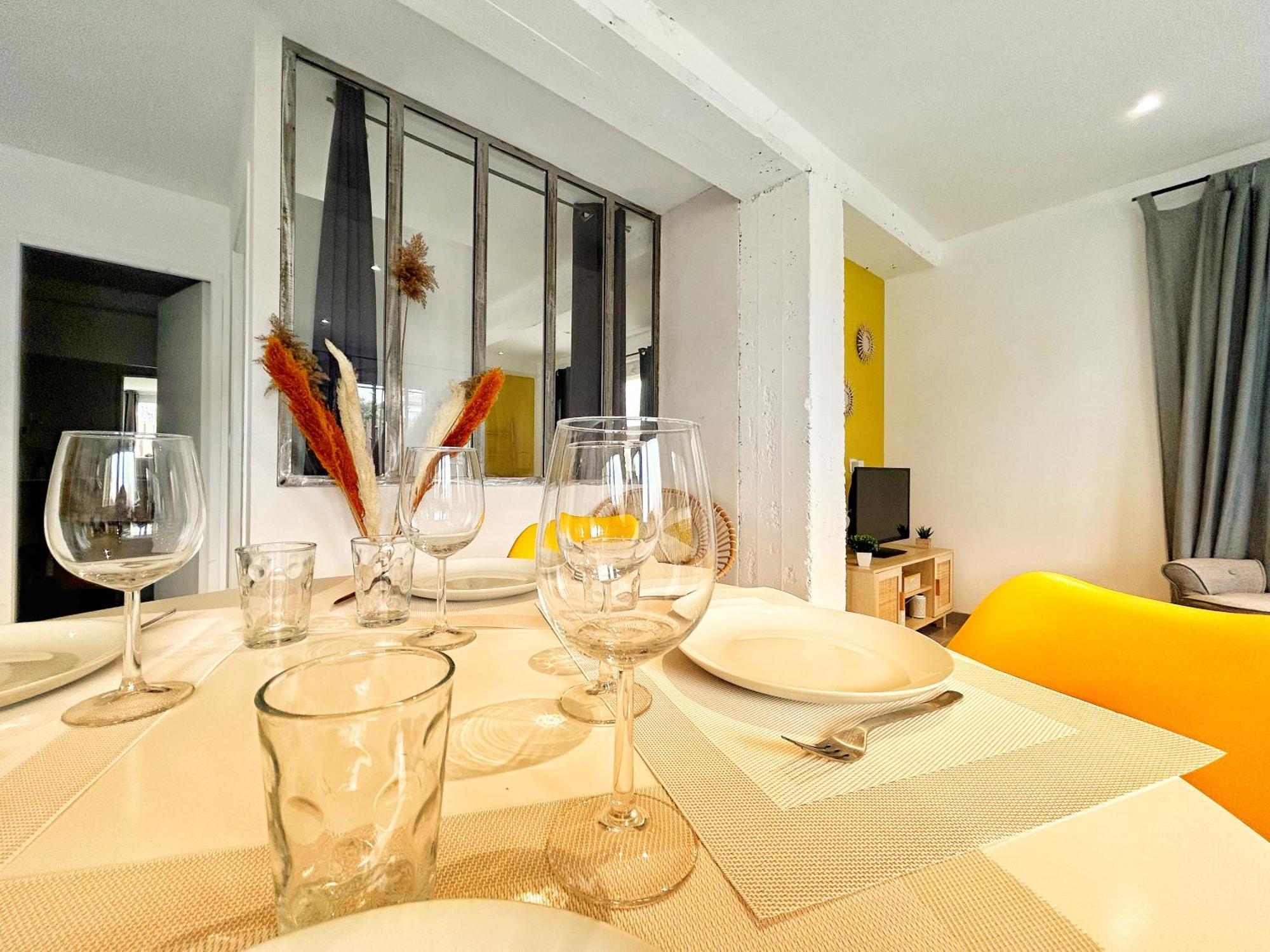 Doux Rouinet Cocoon Apartman Fourques  Kültér fotó