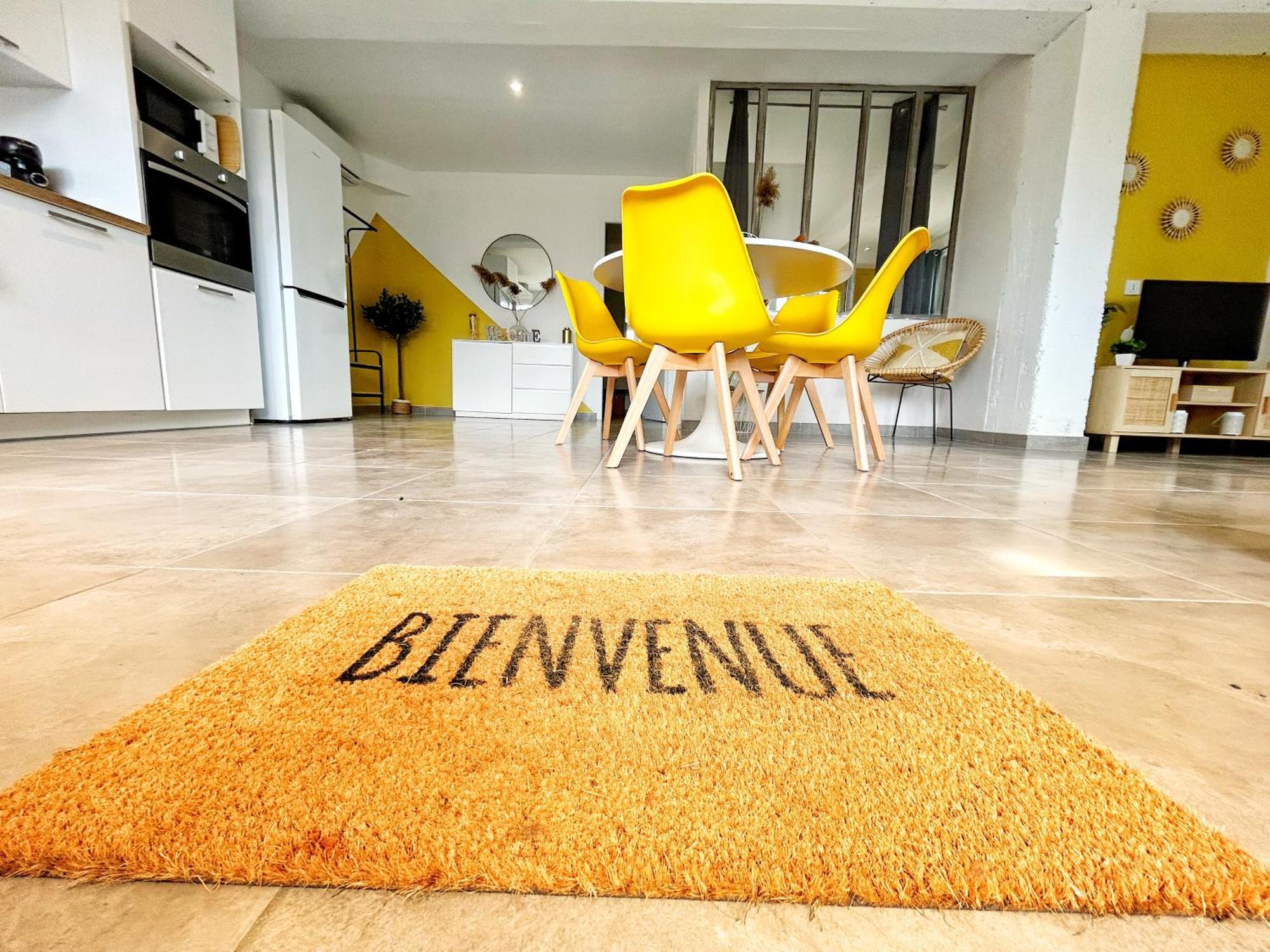 Doux Rouinet Cocoon Apartman Fourques  Kültér fotó