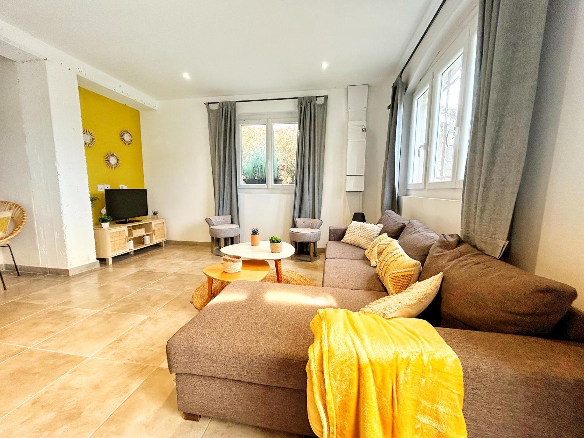 Doux Rouinet Cocoon Apartman Fourques  Kültér fotó